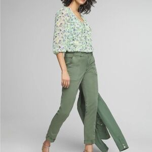 White House Black Market Mid Rise Pret-A-Pedi Green Cargo Pants Plus Size 18